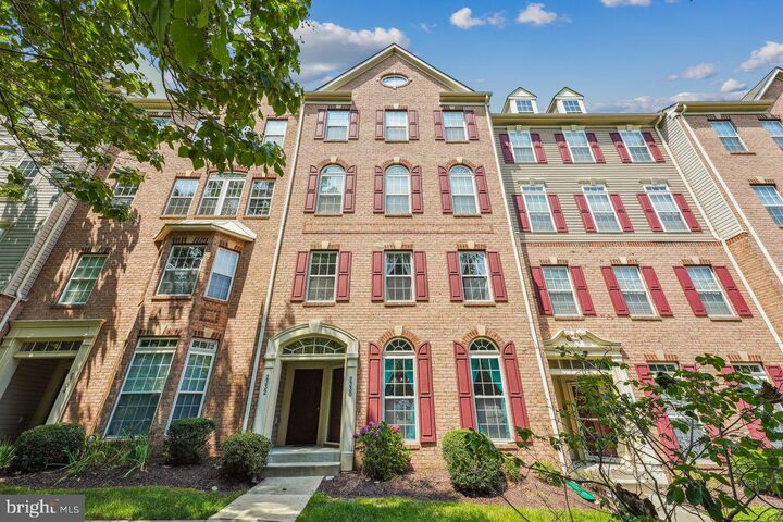 Property Photo: 2330 Forest Ridge Terrace 7 MD 20732