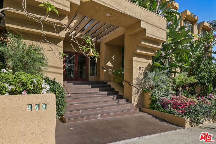 Property Photo: 970 Palm Ave CA 90069