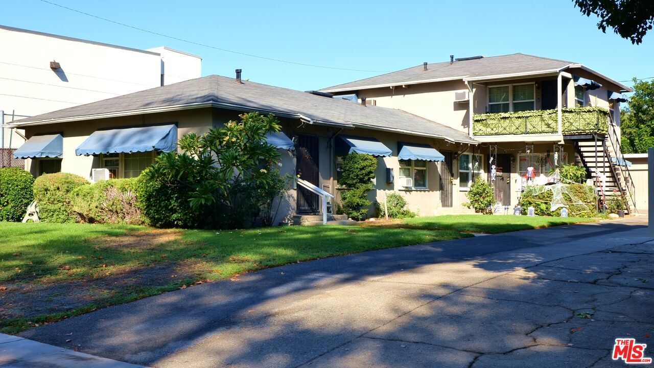 Property Photo: 1105 W Clark Ave CA 91506