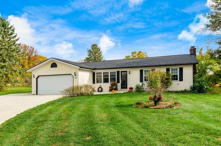 Property Photo: 132 North Court OH 43076