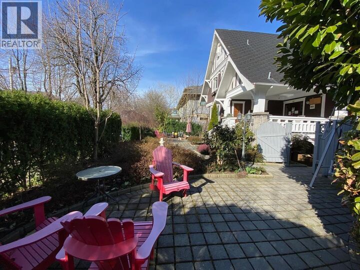Property Photo:  387 W 13th Avenue  BC V5Y 1W2 