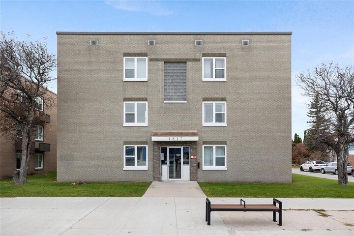 1812 Portage Avenue  Winnipeg MB R3J 0G3 photo
