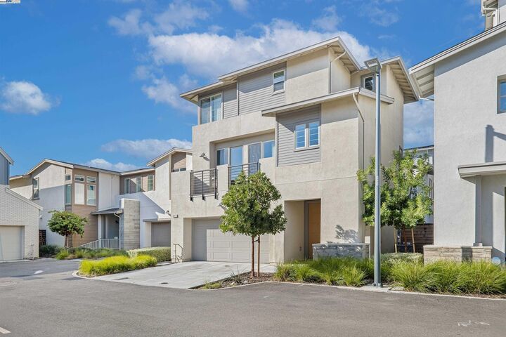 Property Photo: 6013 Basaltina Pl CA 94568