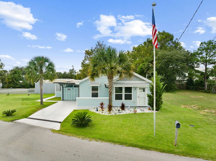 Property Photo:  217 Magnolia Drive  FL 32413 