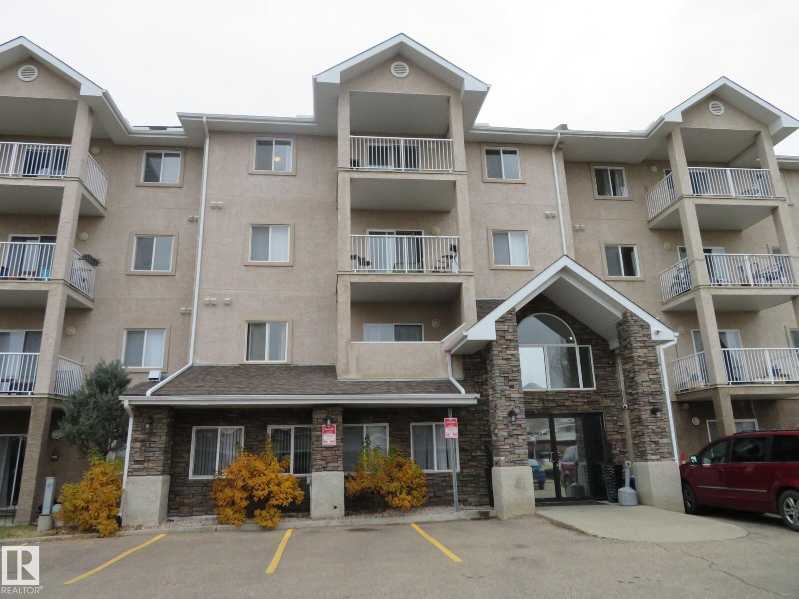 Photo de la propriété: 2305 35A Avenue NW 108 AB T6T 1Z2