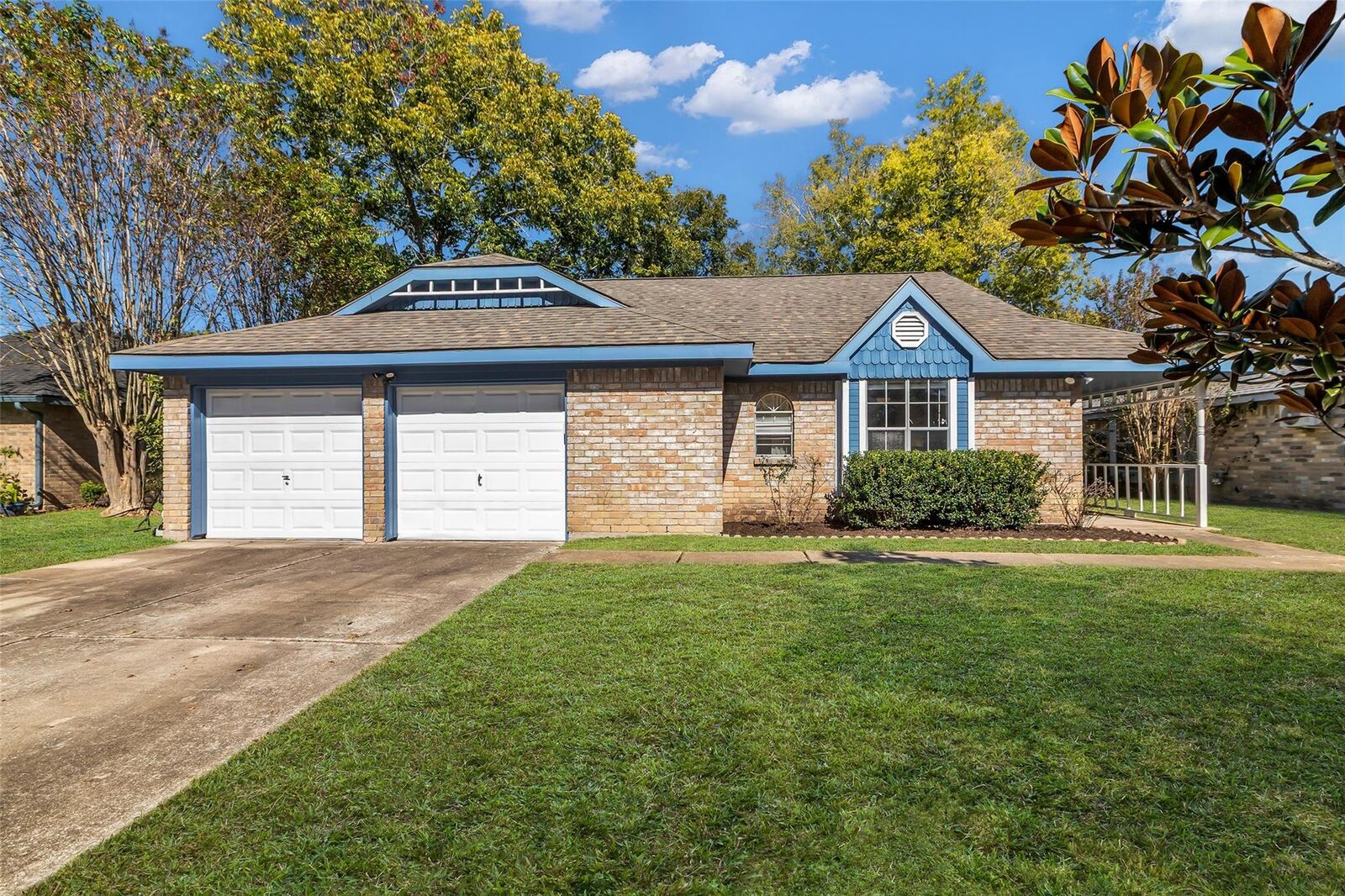 Property Photo:  13707 Eastbourne Drive  TX 77034 