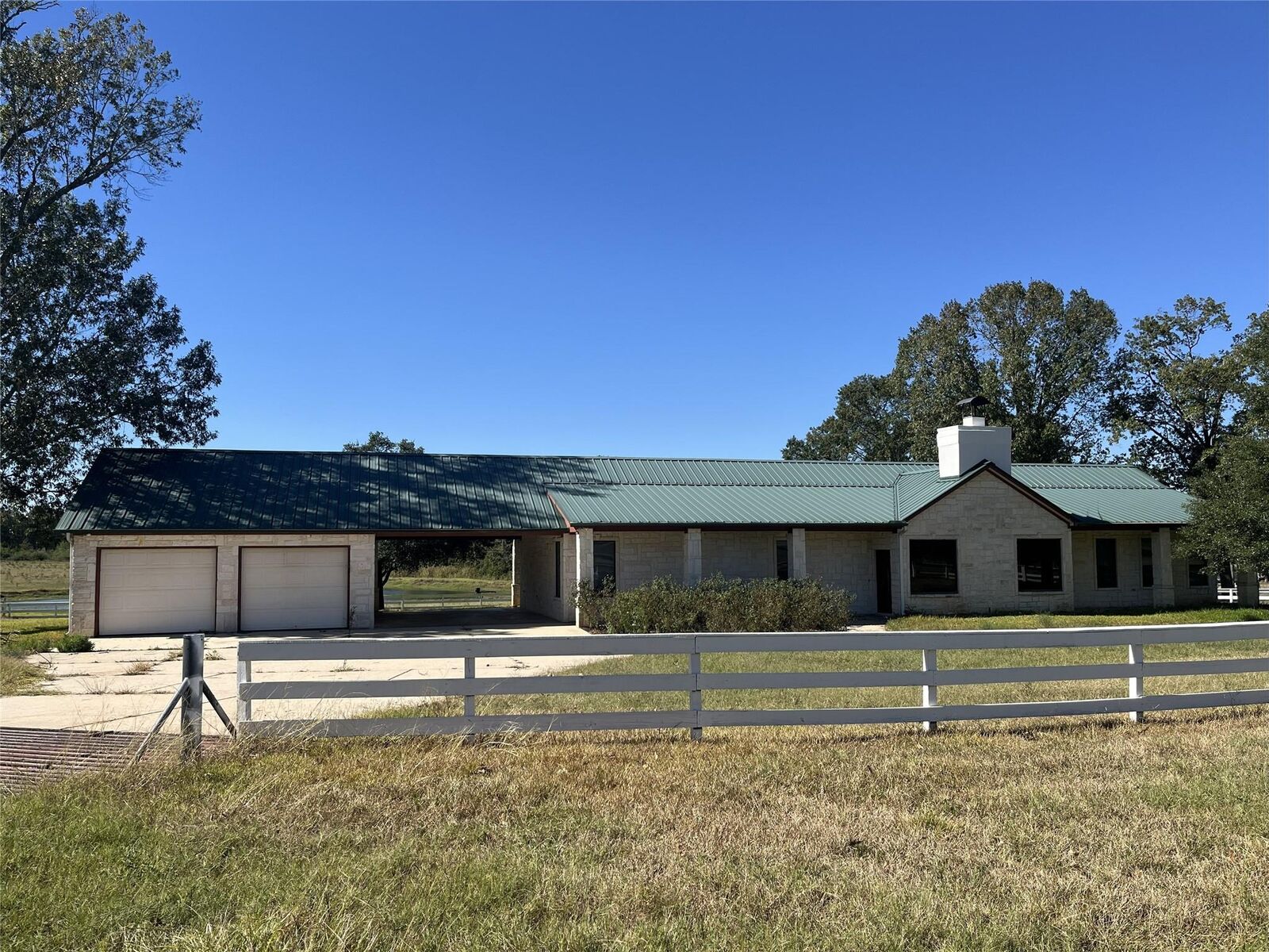 Property Photo: 901 Huffman Street TX 77316