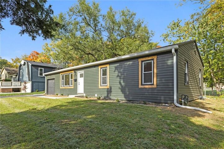 Property Photo:  8122 W 92nd Terrace  KS 66212 