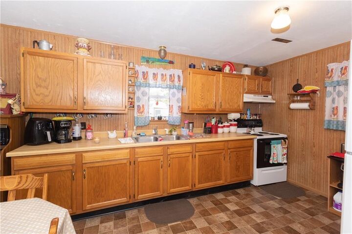 Property Photo:  729 W 3rd Street  KS 67335 