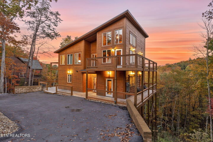 Property Photo:  4164 Chamberlain Lane  TN 37862 