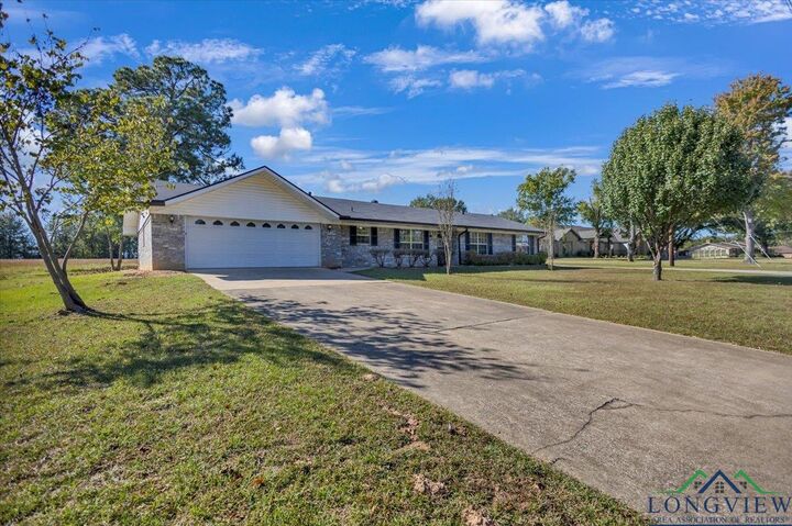 Property Photo:  1308 S Evenside St  TX 75654 