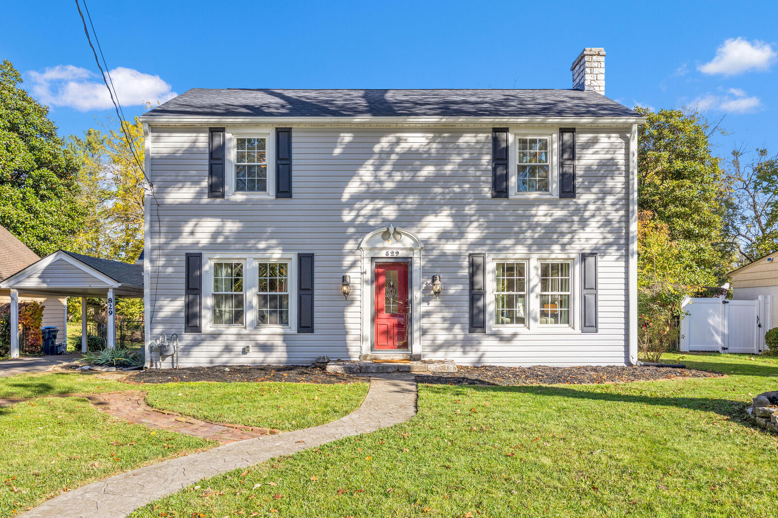 Property Photo:  829 W Lexington Avenue  KY 40422 