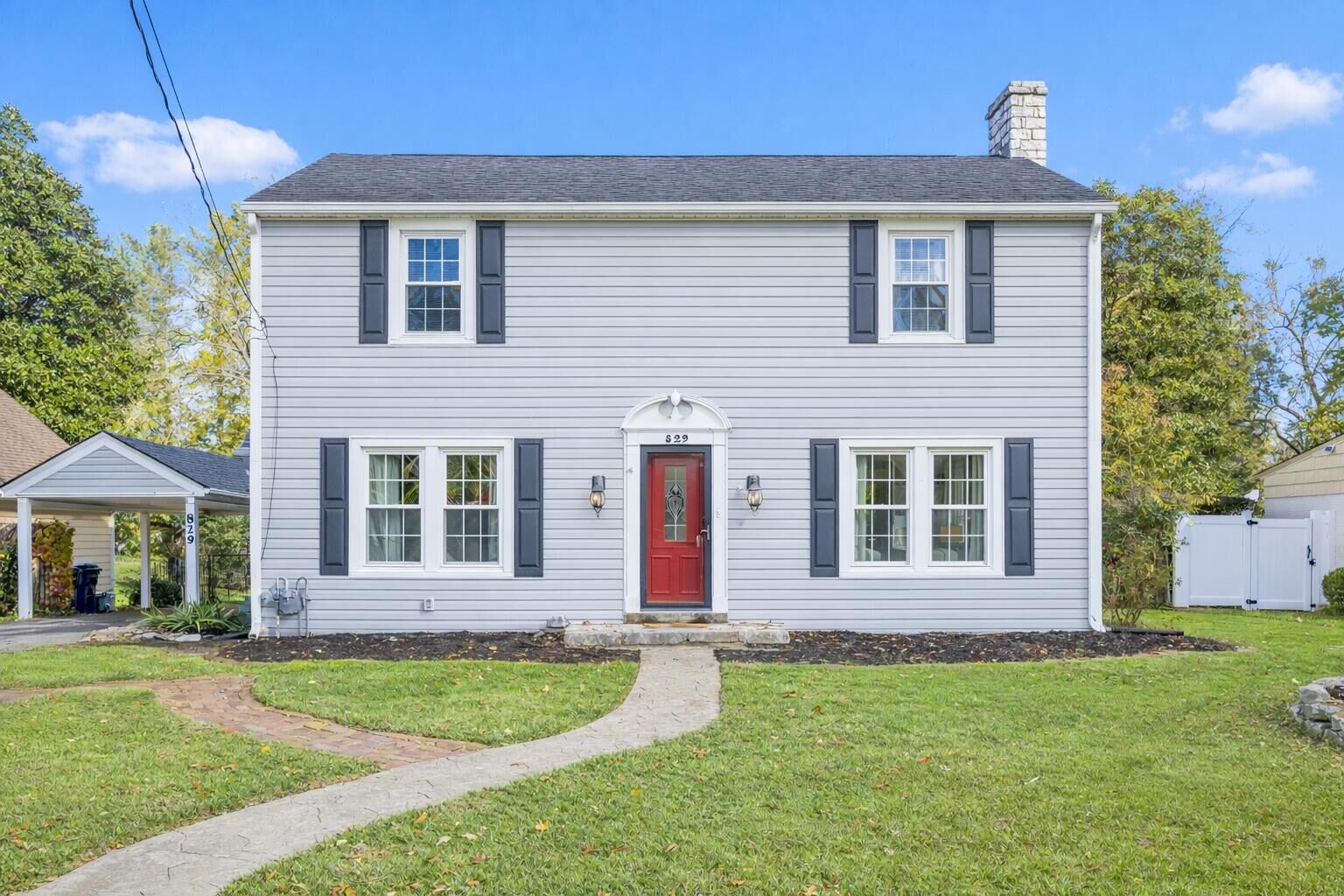 Property Photo: 829 W Lexington Avenue KY 40422