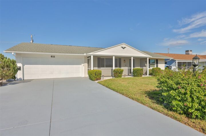 Property Photo: 611 Fox Hills Drive FL 33573