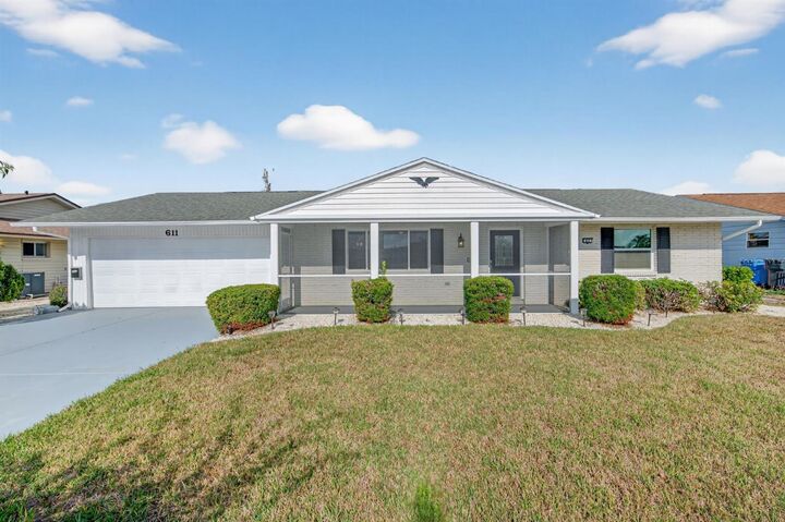 Property Photo:  611 Fox Hills Drive  FL 33573 