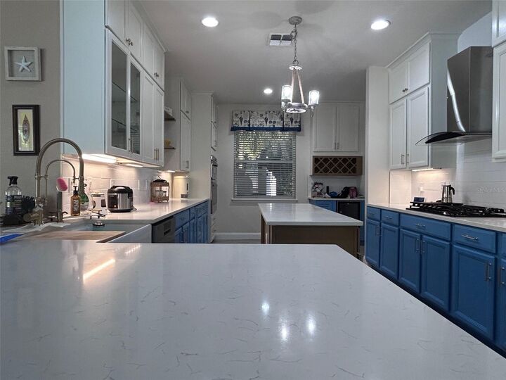 Property Photo: 1013 Flagstone Court FL 32703