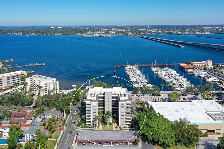 Property Photo: 1400 1st Avenue W 304 FL 34205