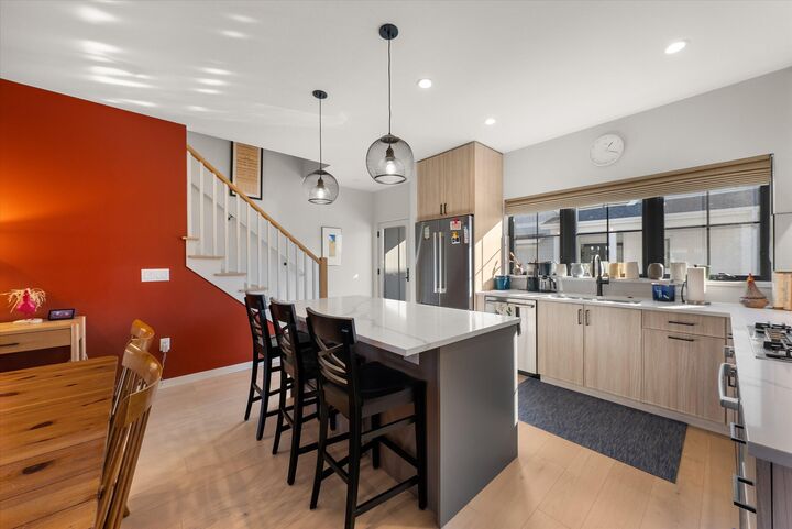 Property Photo:  525 Meadow Cir  WI 53044 