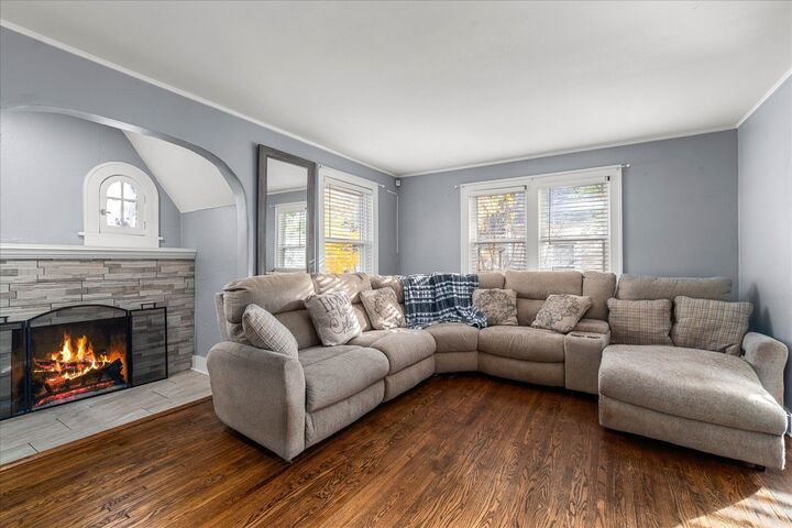 Property Photo:  937 Pearl Street  IL 60505 