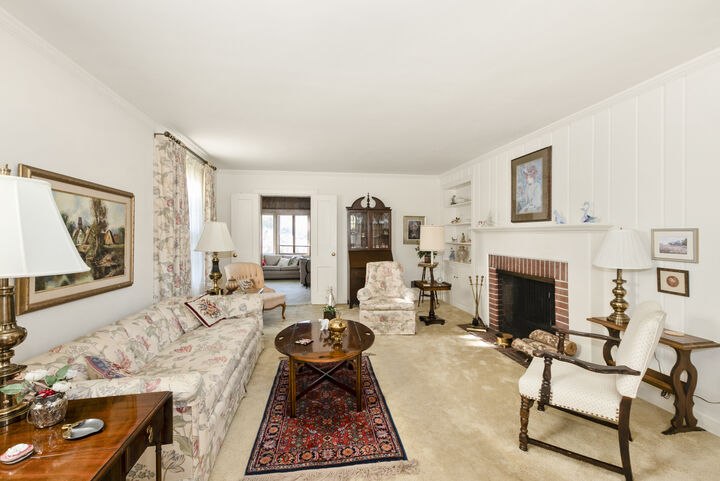 Property Photo:  802 Argyle Avenue  IL 60422 