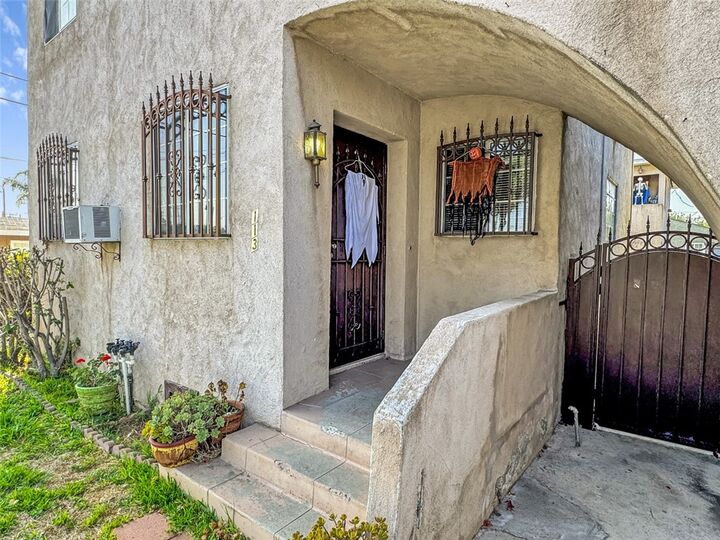 Property Photo:  113 N 19th Street  CA 90640 