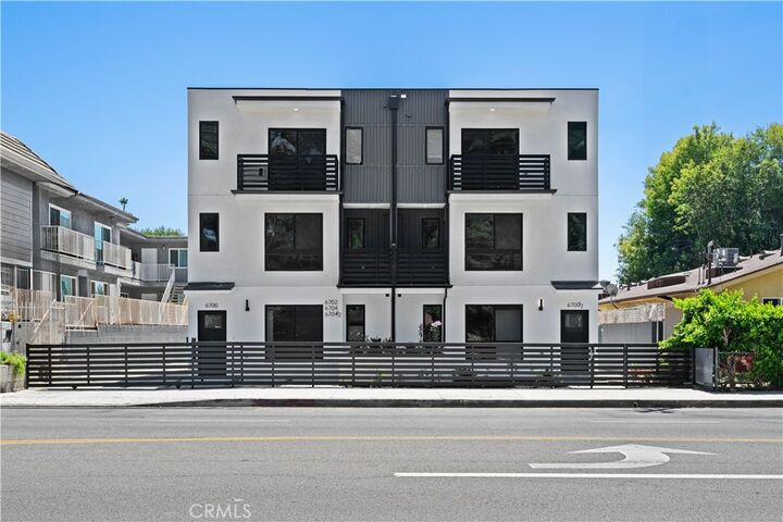 6704 1/2 Kester Avenue  Van Nuys CA 91405 photo