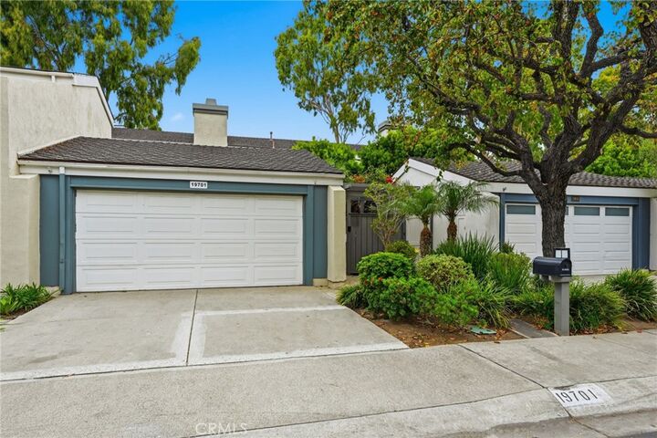 Property Photo: 19701 Seacliff Lane CA 92648