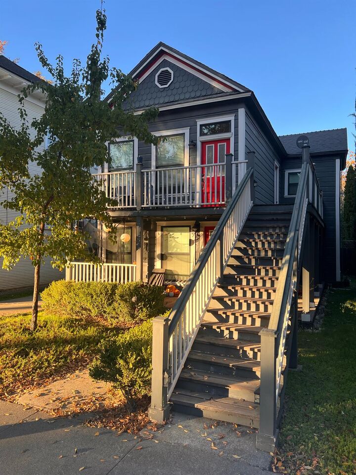 2507 G Street  Sacramento CA 95816 photo