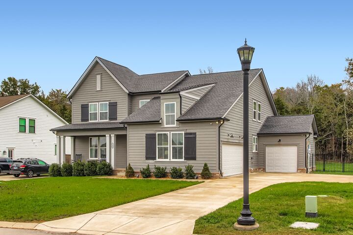 Property Photo:  529 Oakvale Ln  TN 37122 