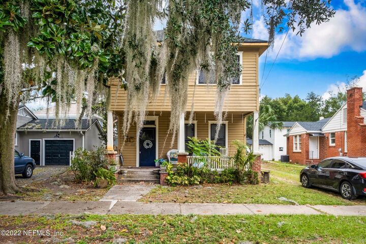 Property Photo: 1511 Belmonte Avenue FL 32207