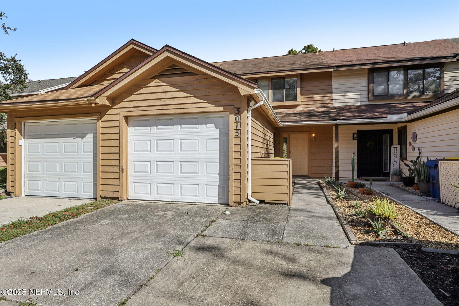 Property Photo: 3015 Cobblewood Lane E FL 32225