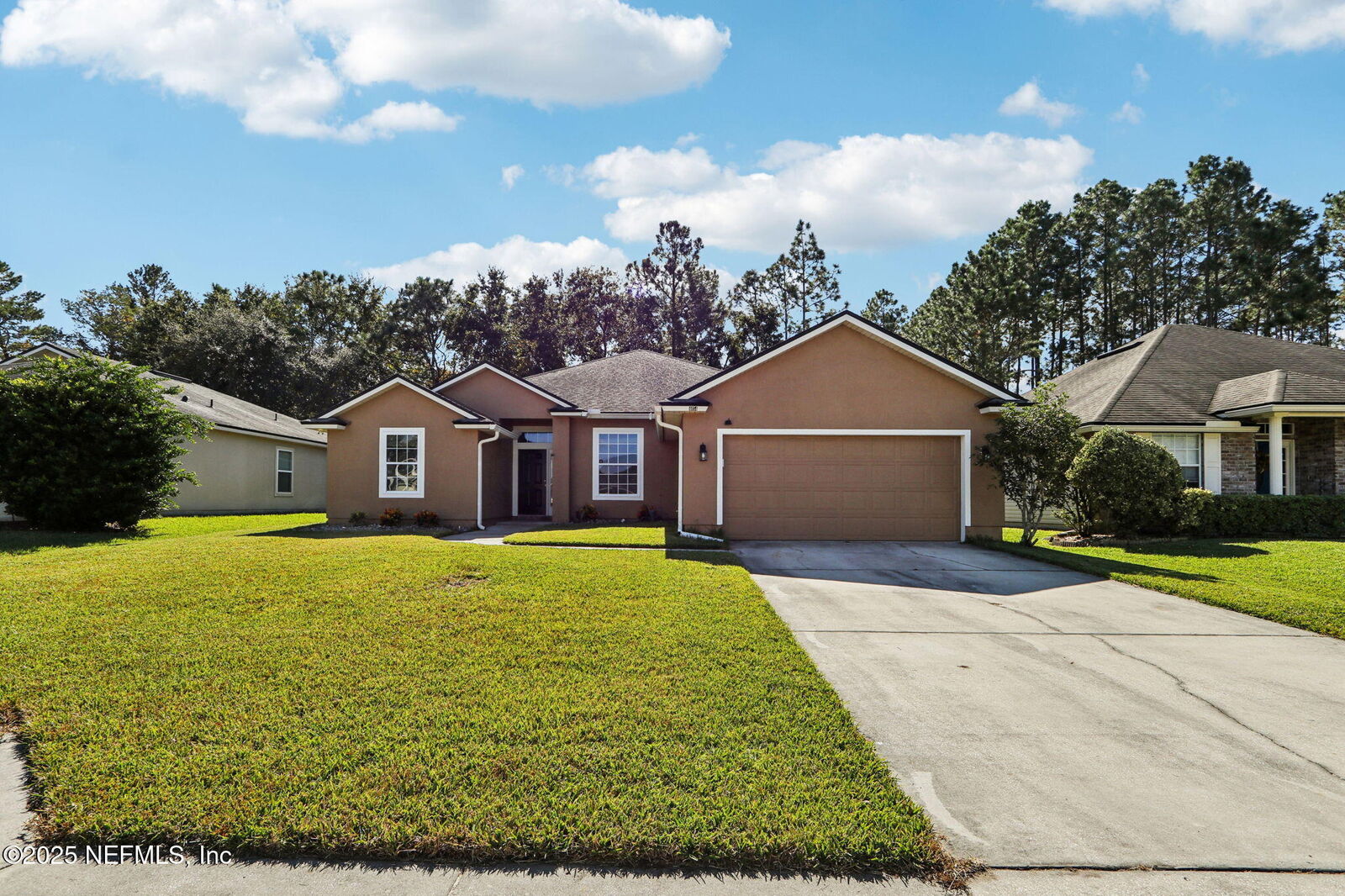 Property Photo: 4054 Trail Ridge Road FL 32068