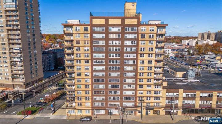 Property Photo:  201 Bridge Plaza 11 A  NJ 07024 