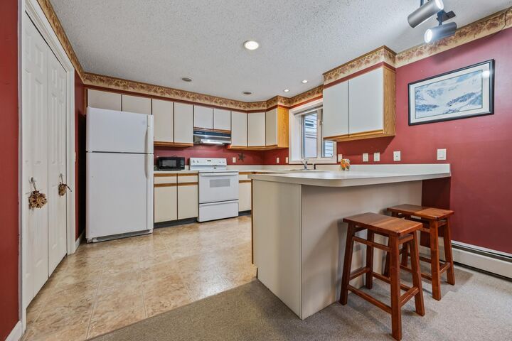 Property Photo:  82B Wentworth Hall Avenue  NH 03846 