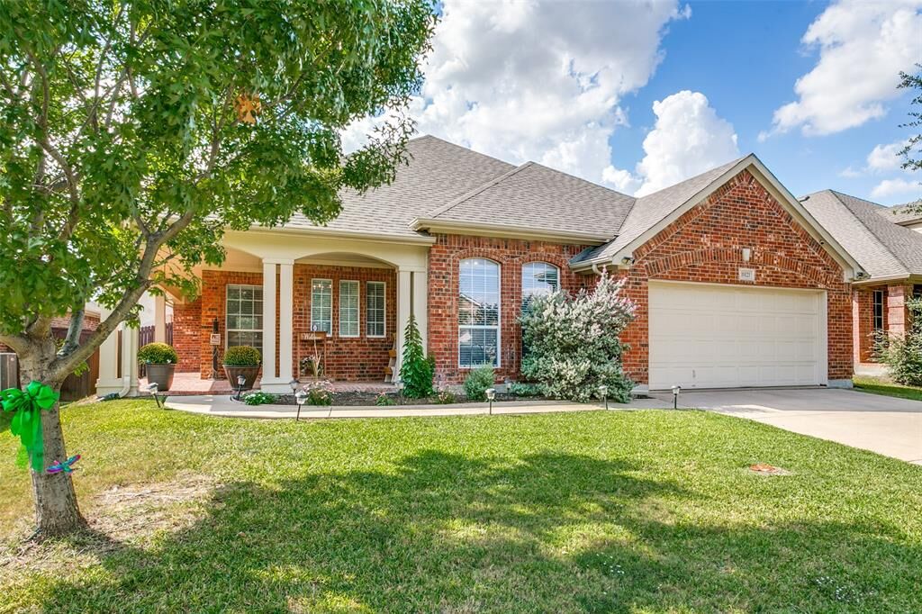 Property Photo: 10121 Ash Creek Lane TX 76177