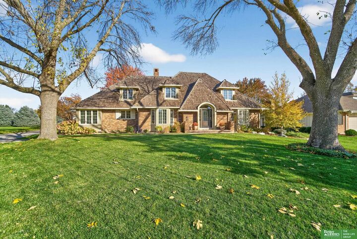 Property Photo: 1433 N 102 Avenue NE 68114