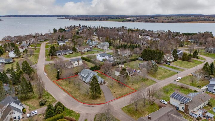 Photo de la propriété:  40 Bardin Crescent  PE C1E 1N2 