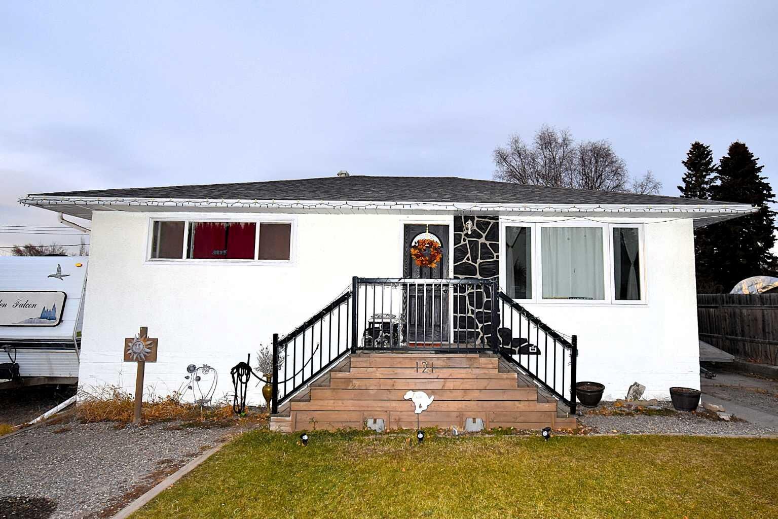 Property Photo: 121 Chetamon Drive AB T7V 1G1