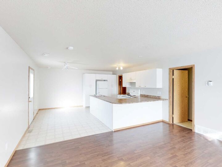 Property Photo: 10029 105 Avenue D AB T8V 1H2