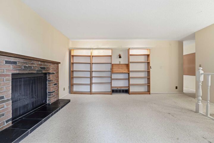 Property Photo: 49 Pamely Avenue AB T4P 1L2