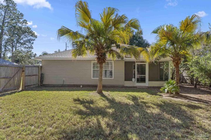 Property Photo: 3688 Quail Run Rd FL 32563