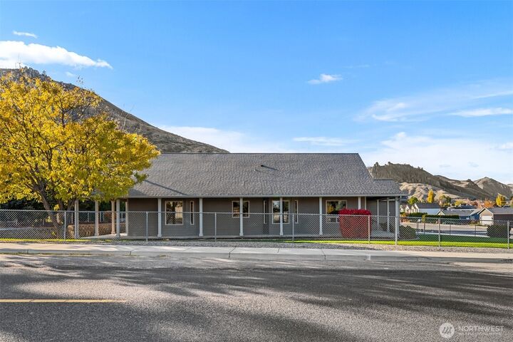 Property Photo: 537 Chrisand Lane WA 98801