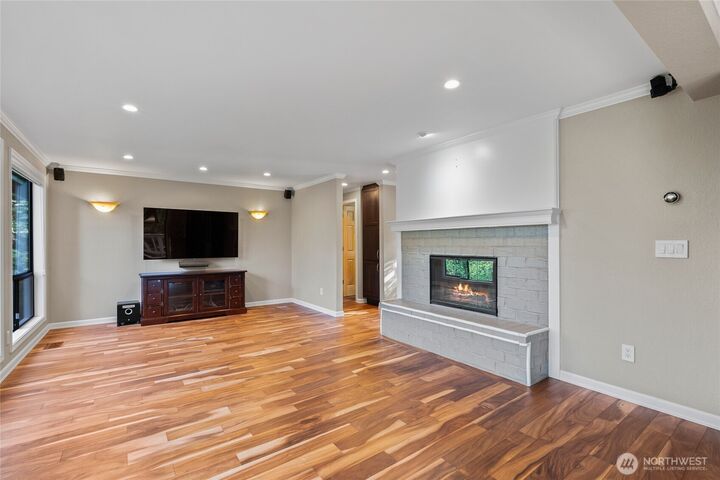 Property Photo: 12135 107th Avenue NE WA 98034