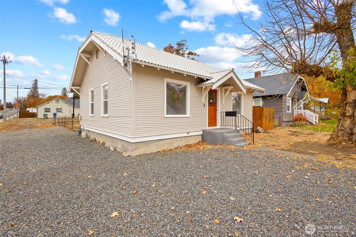 Property Photo: 801 E Capitol Avenue WA 98926