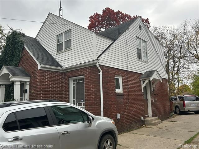 Property Photo: 638 E Pasadena Avenue MI 48505