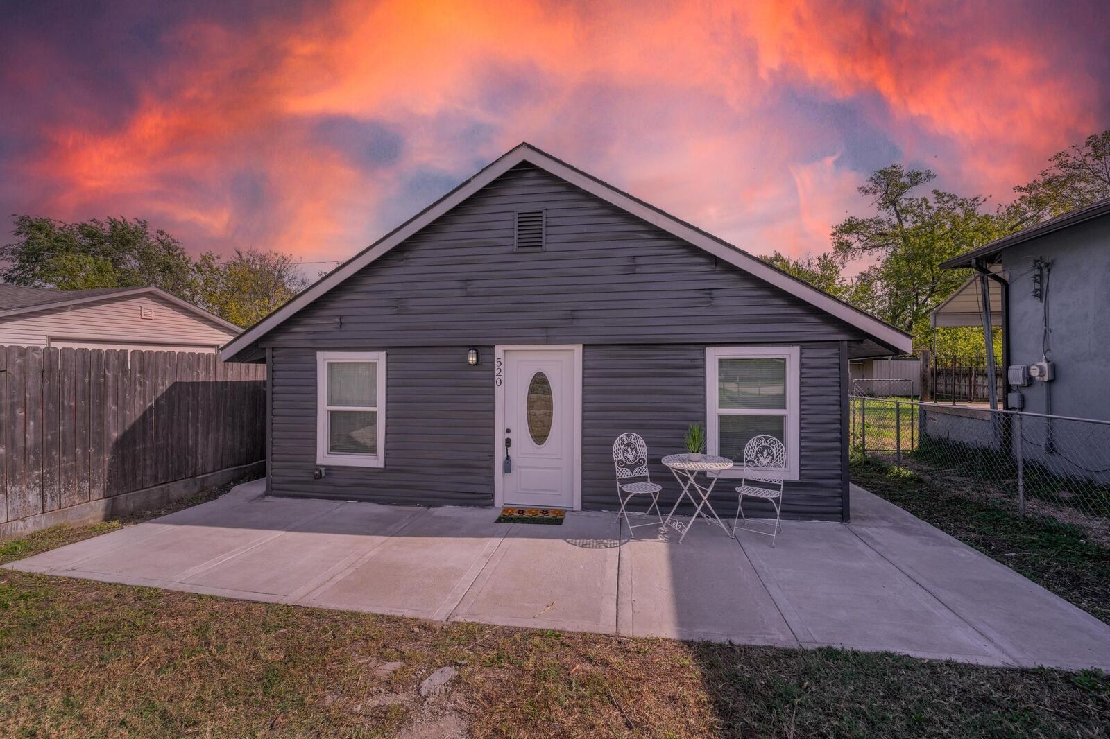 Property Photo:  520 S Knight St  KS 67213 