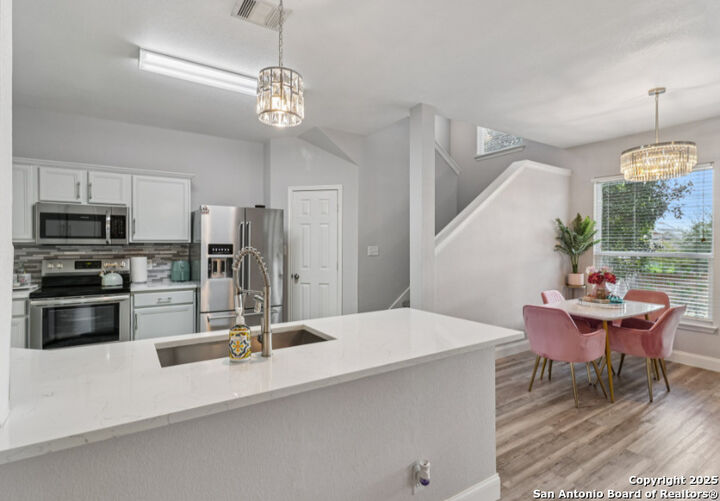 914 Thomas Ridge  San Antonio TX 78251 photo