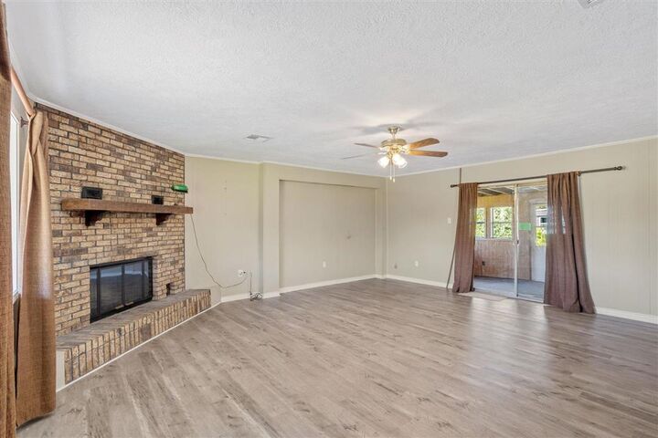 Property Photo: 670 Abby Lane LA 70611