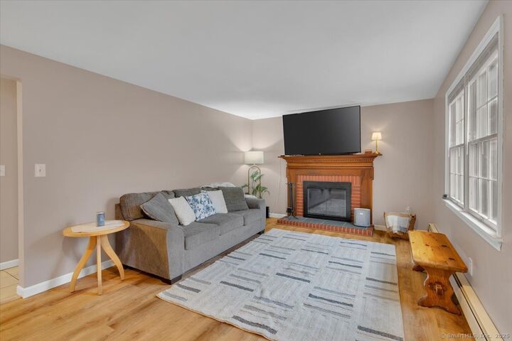 Property Photo: 102 Wetherell Street Apt 16 CT 06040