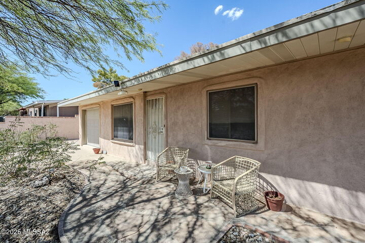 Property Photo: 1932 W 44th Street AZ 85713